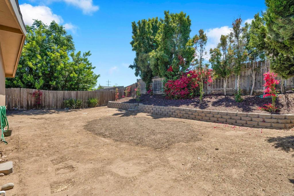 4560 Derrick Drive - photo 18