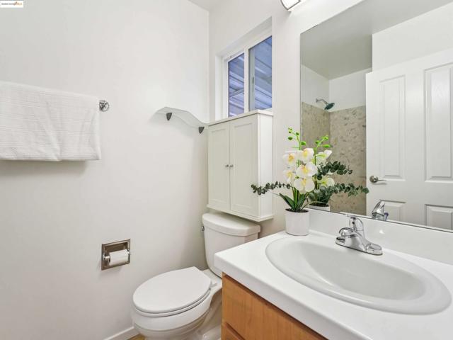589 Evangeline Way, Hayward CA: https://media.crmls.org/mediaz/f5027d0e-979b-4db2-81e1-d36d7421d199.jpg