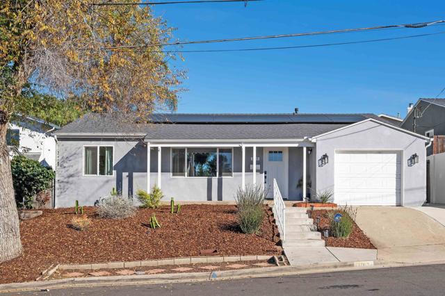 2103 Garfield, San Diego CA: https://media.crmls.org/mediaz/f502ced7-3ea8-48a2-b68c-1a00d8c83577.jpg