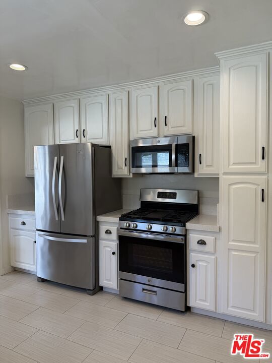 11293 Brookhaven Avenue, Los Angeles CA: https://media.crmls.org/mediaz/f5033099-f666-4ade-9547-b22ebefab2ca.jpg