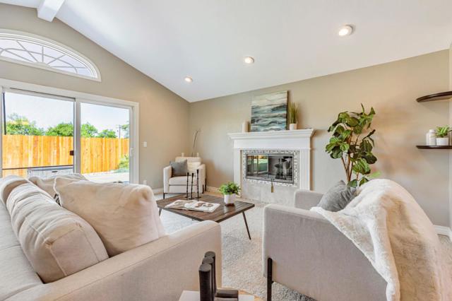 1650 Bella Vista Drive, Hollister CA: https://media.crmls.org/mediaz/f5034ca9-f1ef-4651-be66-d6c882aff191.jpg