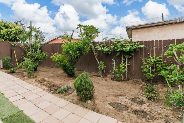 2925 Franklin Ave, San Diego CA: https://media.crmls.org/mediaz/f503836f-a309-45d0-83fe-c821d3e349c2.jpg