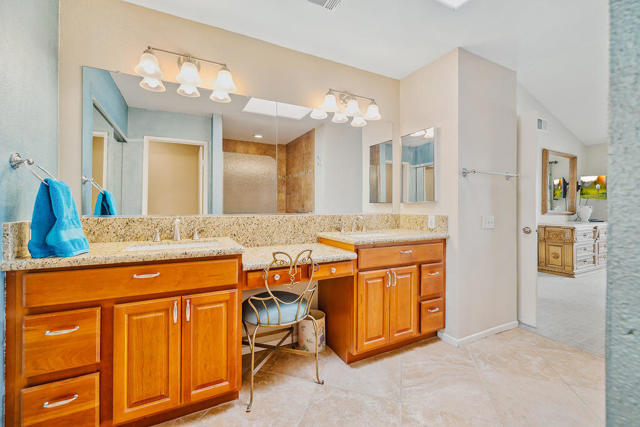 38960 Gladiolus Lane, Palm Desert CA: https://media.crmls.org/mediaz/f5040339-884b-416f-ba7d-c7380b5a38e5.jpg