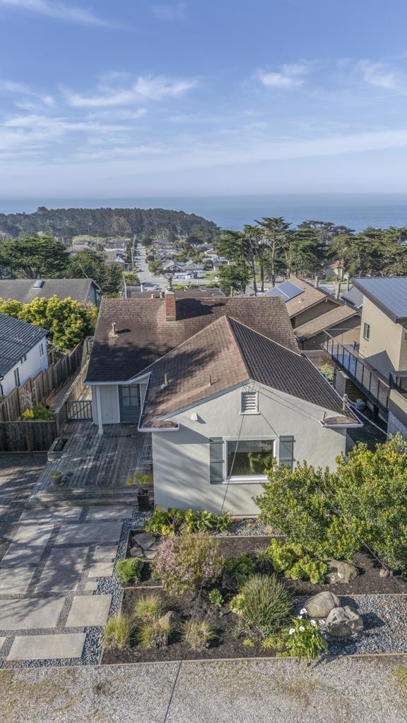 854 Kelmore Street, Moss Beach CA: https://media.crmls.org/mediaz/f505395d-29b2-4b70-861b-2163e1e393e3.jpg