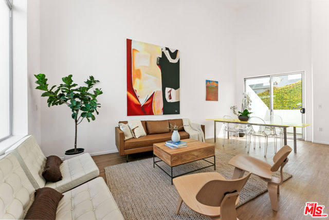 1244 14th Street, Santa Monica CA: https://media.crmls.org/mediaz/f505afab-1393-4217-86cc-1b6d05a1c82b.jpg
