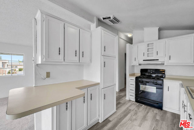 235 S Beach Boulevard, Anaheim CA: https://media.crmls.org/mediaz/f506176f-c343-4e9d-81d6-f22ea6af3729.jpg