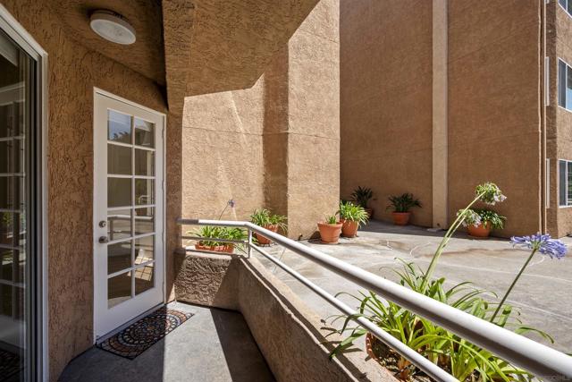 3969 Mahaila Ave, San Diego CA: https://media.crmls.org/mediaz/f506d256-d3a7-4f6c-bcc5-78aecce6ce09.jpg