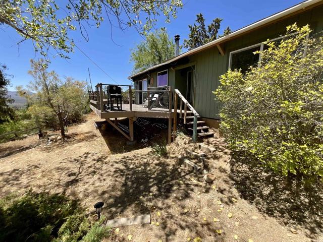 38281 Western Hills Drive, Anza CA: https://media.crmls.org/mediaz/f506f88f-823e-47e2-bcd7-9836d54dde70.jpg