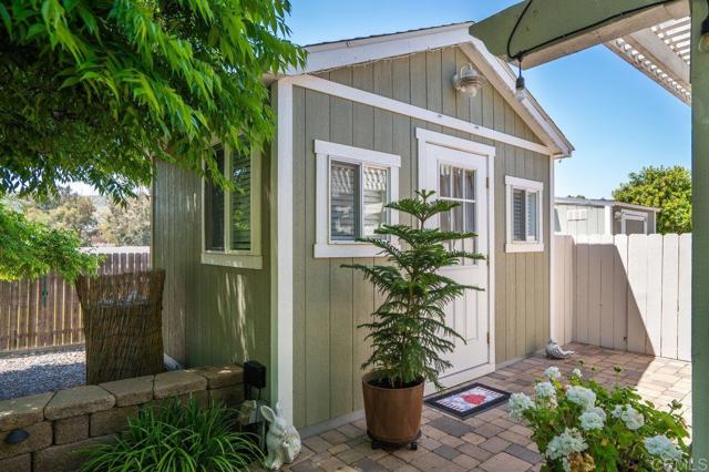23847 Norte Dr, Ramona CA: https://media.crmls.org/mediaz/f506fb7a-496a-4e9f-bcd3-afe6699def59.jpg
