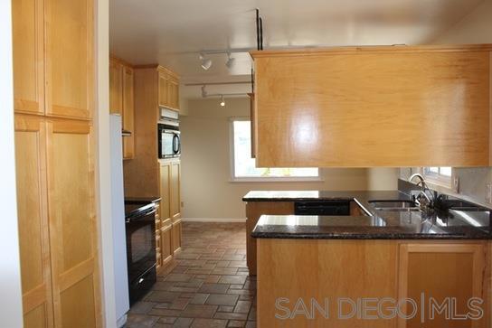 5854 Mott St - photo 8