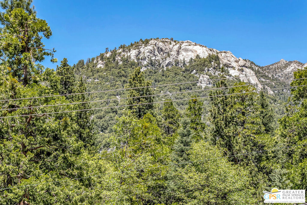 https://media.crmls.org/mediaz/f50742a3-15b9-443e-9919-9ae72574df70.jpg?preset=X-Large