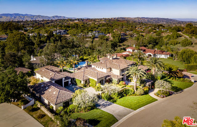 427 La Marina Drive, Camarillo CA: https://media.crmls.org/mediaz/f5076fee-e403-4082-8444-c79ffced29d0.jpg