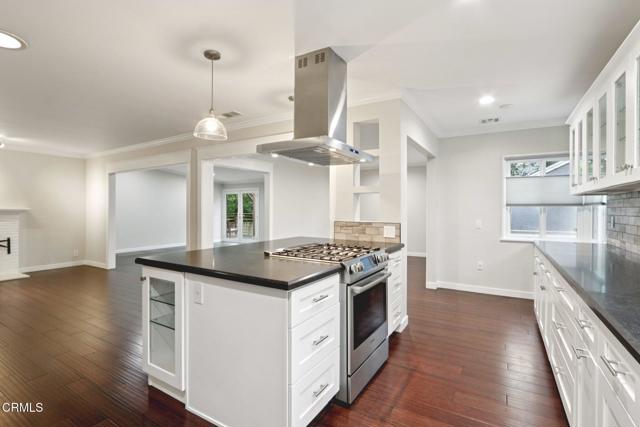 Detail Gallery Image 10 of 31 For 1255 Oak Circle Dr, Glendale,  CA 91208 - 3 Beds | 2 Baths