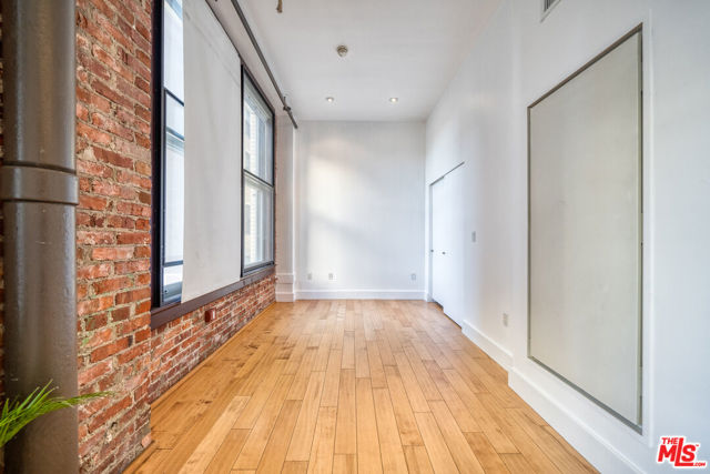 460 S SPRING Street, Los Angeles CA: https://media.crmls.org/mediaz/f5088e23-f4fa-4fd6-a9ba-681548ad3cbb.jpg