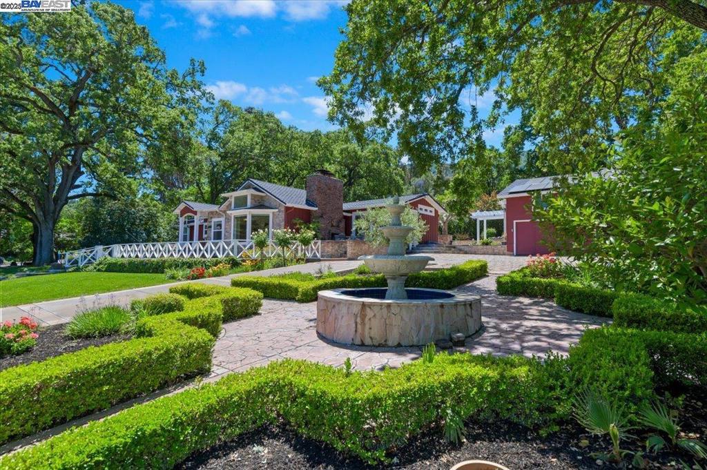 370 Del Amigo Rd