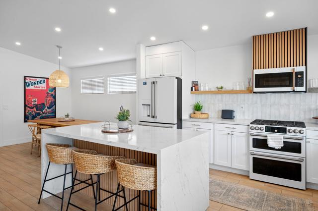 51605 Avenida Carranza, La Quinta CA: https://media.crmls.org/mediaz/f50a86c0-b276-4a78-b7b2-b43dd2f67a87.jpg