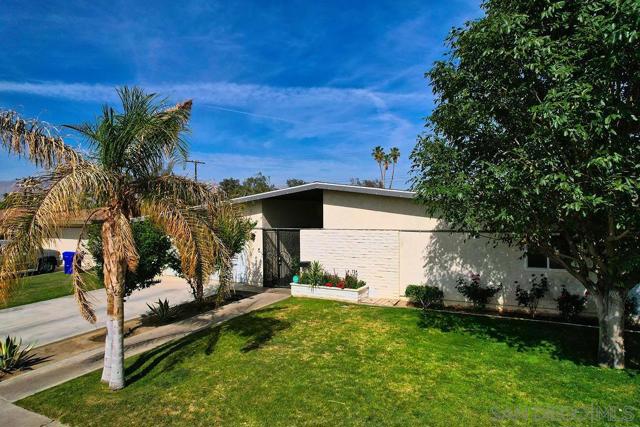 44784 Sherwood Drive, Indio CA: https://media.crmls.org/mediaz/f50b1ade-8e54-41a6-9c58-2e5f0dc6769c.jpg