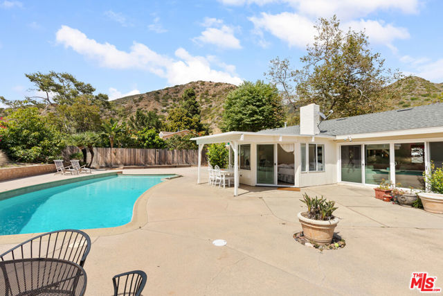 6005 Paseo Canyon Drive photo 2