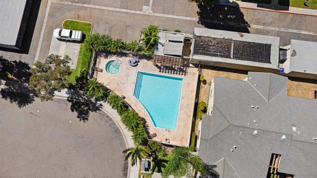 506 Calle Montecito, Oceanside CA: https://media.crmls.org/mediaz/f50bf5aa-96fc-4dff-a12c-0fa3be8be46a.jpg