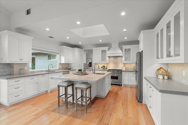 15211 Becky Lane, Monte Sereno CA: https://media.crmls.org/mediaz/f50cab60-59c6-4df0-93bb-eee5666b029f.jpg