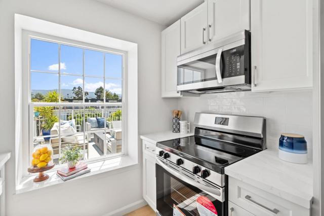 1930 Mount Vernon Court, Mountain View CA: https://media.crmls.org/mediaz/f50e1c1e-f4a7-4a4e-9964-fb04bf93a98b.jpg