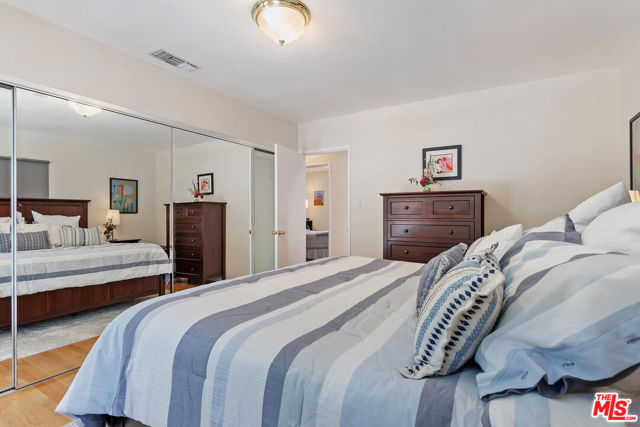 13155 Hartsook Street, Sherman Oaks CA: https://media.crmls.org/mediaz/f50ec5b5-082f-479c-8c73-2c6a73777949.jpg
