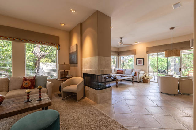 12 Via Elegante, Rancho Mirage CA: https://media.crmls.org/mediaz/f50f54b4-73bc-4b71-a89f-f5aed2ce1aa8.jpg