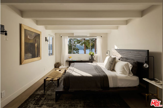 28918 Palisades Drive, Lake Arrowhead CA: https://media.crmls.org/mediaz/f510f893-9dbe-4ebb-962f-5facfda4ca40.jpg