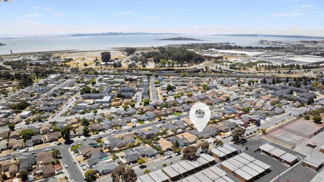 4300 Berk Ave, Richmond CA: https://media.crmls.org/mediaz/f511319b-53ed-4a29-9e85-5aa68d43e878.jpg