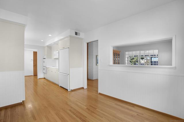 5852 Lomond Drive, San Diego CA: https://media.crmls.org/mediaz/f51172c9-0a84-4eab-9ad0-d5e4dab7005e.jpg