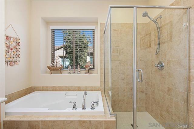 10653 Golden Willow, San Diego CA: https://media.crmls.org/mediaz/f5125e7e-ac15-450c-8b66-edb44c81635a.jpg