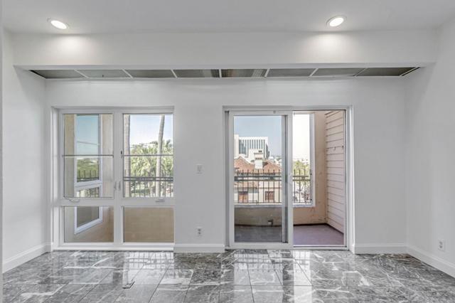 97 E Saint James Street, San Jose CA: https://media.crmls.org/mediaz/f512c406-2b2b-4412-a2fa-11d6acd19199.jpg