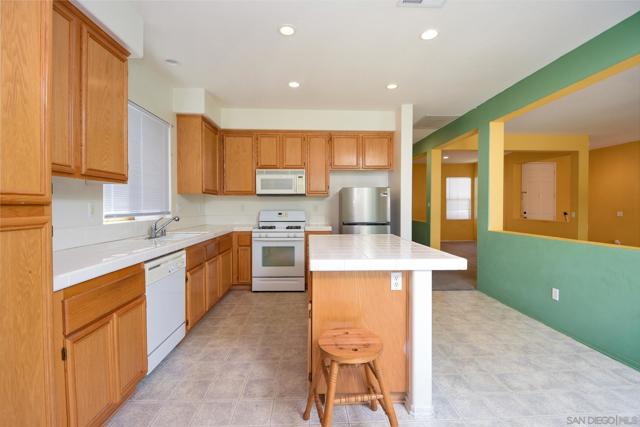 1854 Jasmine Ct, San Jacinto CA: https://media.crmls.org/mediaz/f512d974-30a8-48ea-8cb7-905fba61b825.jpg