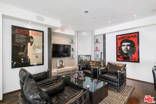 1742 Viewmont Drive, Los Angeles CA: https://media.crmls.org/mediaz/f512db89-2c20-4ec8-8501-ded740ac27a9.jpg