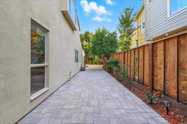 2211 Rock Street, Mountain View CA: https://media.crmls.org/mediaz/f5132067-f9c8-4206-9e37-f1f23e213bff.jpg