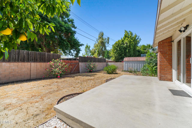 6449 Quakertown Avenue, Woodland Hills CA: https://media.crmls.org/mediaz/f5132a43-b6a8-4e6e-bc25-8da808eb6740.jpg