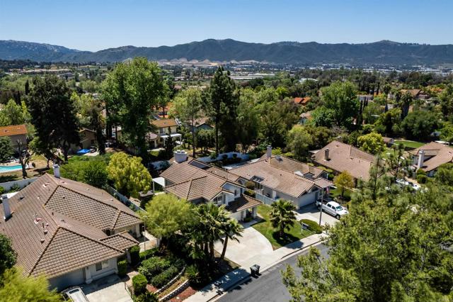 42059 Avenida Vista Ladera, Temecula CA: https://media.crmls.org/mediaz/f513b2bc-da97-404e-9483-d2adf04899e6.jpg