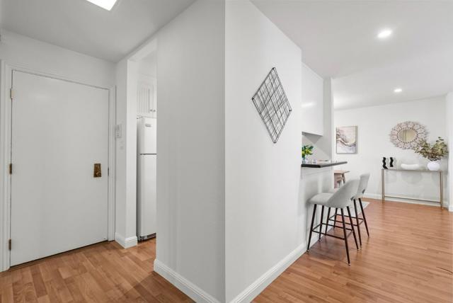 1701 San Carlos Avenue, San Carlos CA: https://media.crmls.org/mediaz/f51443d8-00f5-45ef-be22-5e64050d9f67.jpg