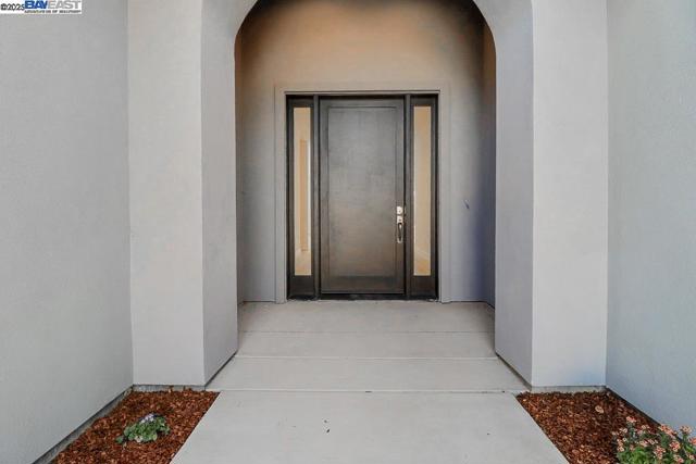 5232 Henderson Ct, Antioch CA: https://media.crmls.org/mediaz/f5145284-bb29-449c-9083-c0d4e3379394.jpg