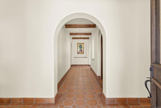 Detail Gallery Image 3 of 75 For 2525 Date Palm Ct, Vista,  CA 92084 - 3 Beds | 3/1 Baths