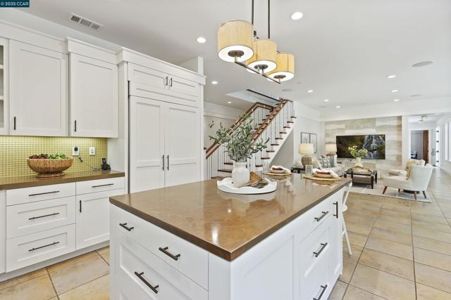 1754 Reliez Valley Rd, Lafayette CA: https://media.crmls.org/mediaz/f515826d-a9bd-461c-b4ad-745dbe007443.jpg