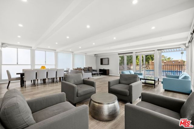 7250 Franklin Avenue, Los Angeles CA: https://media.crmls.org/mediaz/f51613e9-9446-4a5f-8c86-74809192fa1b.jpg