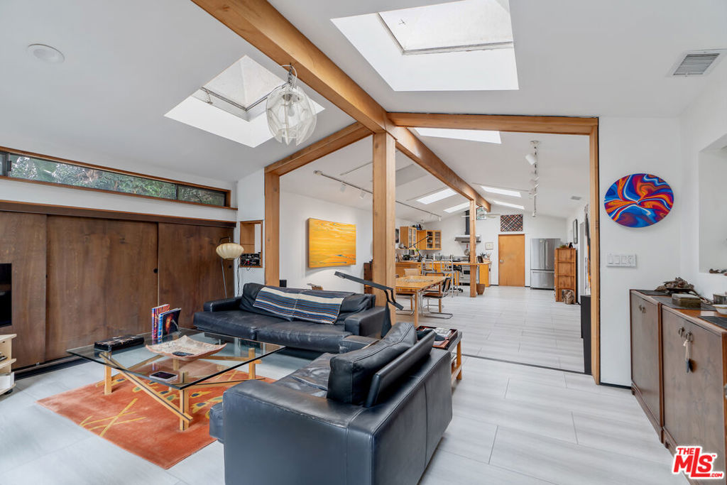 MLS #25595143 image #18