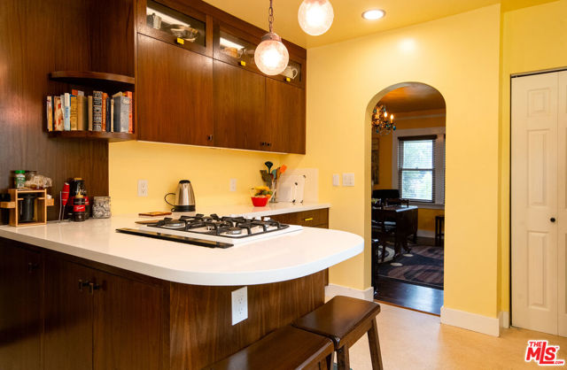 1872 W 38th Place, Los Angeles CA: https://media.crmls.org/mediaz/f51688f4-0b71-4779-9abe-812bc539415a.jpg