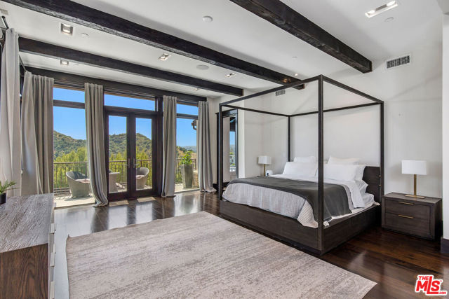 2175 Summitridge Drive, Beverly Hills CA: https://media.crmls.org/mediaz/f5169ff7-b2e3-4961-bd2a-03fc2813142b.jpg