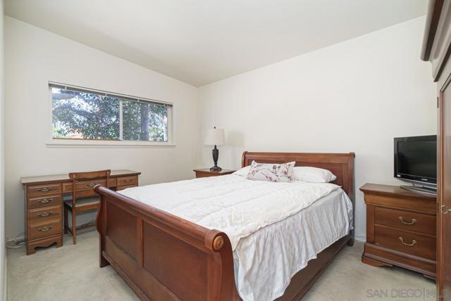 5393 Mary Fellows Avenue, La Mesa CA: https://media.crmls.org/mediaz/f5173835-aa49-40ab-989e-1b9c91a8021a.jpg