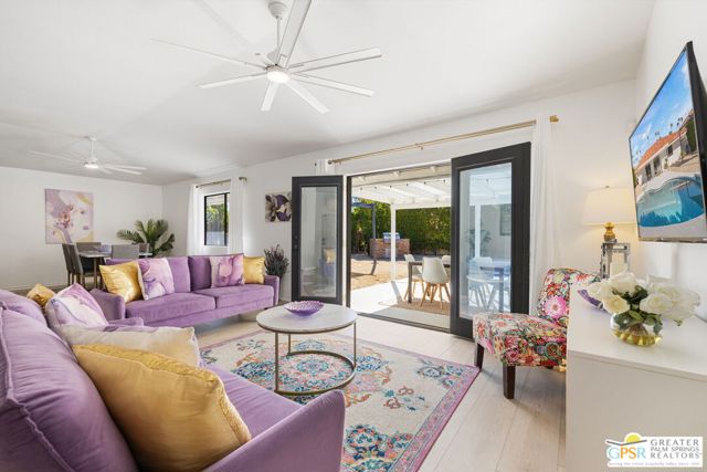 1489 E Francis Drive, Palm Springs CA: https://media.crmls.org/mediaz/f5187527-2ae4-421b-a8a4-b2f618da80d7.jpg