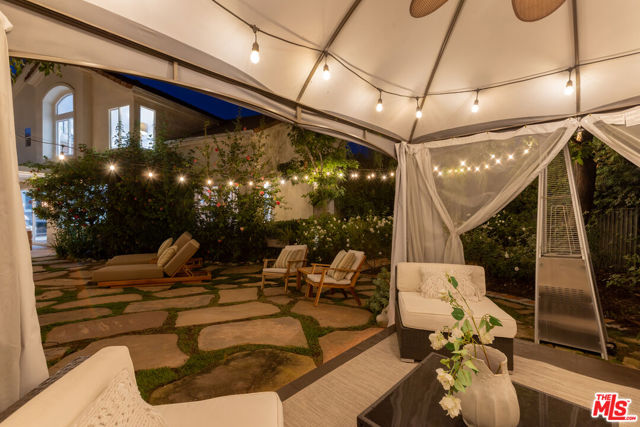 5985 Vista De La Luz, Woodland Hills CA: https://media.crmls.org/mediaz/f518877a-8cc0-42cb-8eef-6097a934deda.jpg