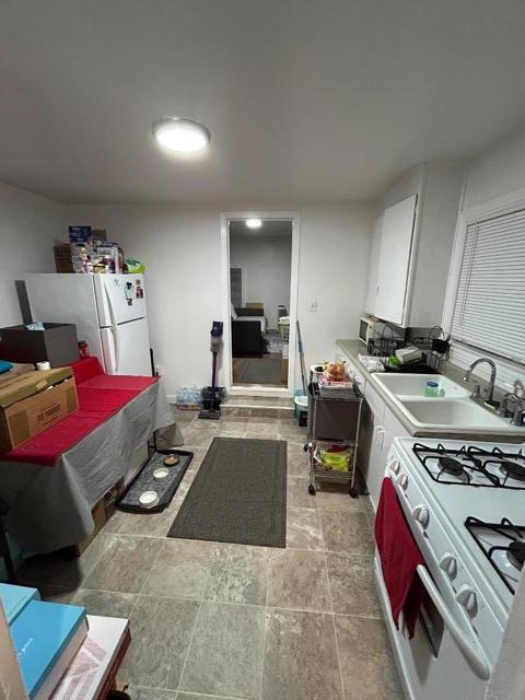612 Central Avenue, Salinas CA: https://media.crmls.org/mediaz/f518d36d-1474-435c-904b-9da5e572f1dd.jpg