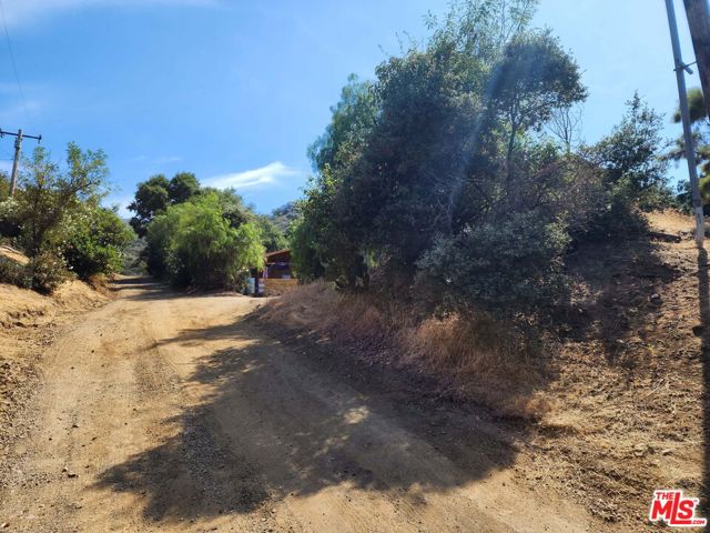 118 W Carlisle Road, Westlake Village CA: https://media.crmls.org/mediaz/f51a7349-c842-46c2-ad1d-964c4a156e62.jpg
